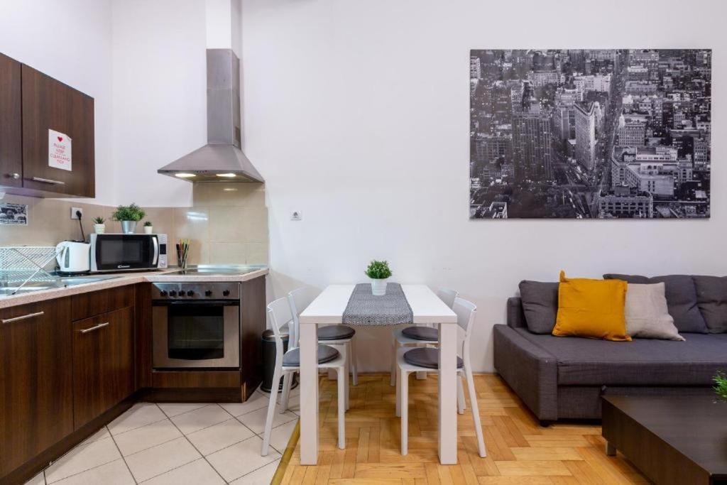 Downtown Home In The Gozsdu Garden Budapest Exterior foto